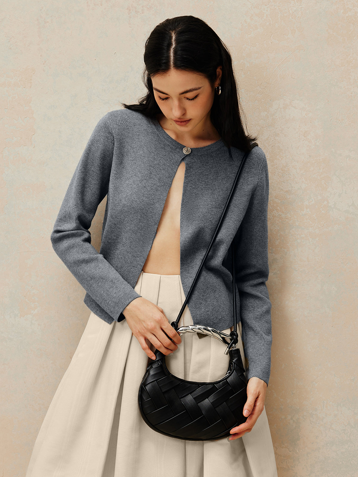 Kardigan dzianinowy z okrągłym dekoltem i guzikami