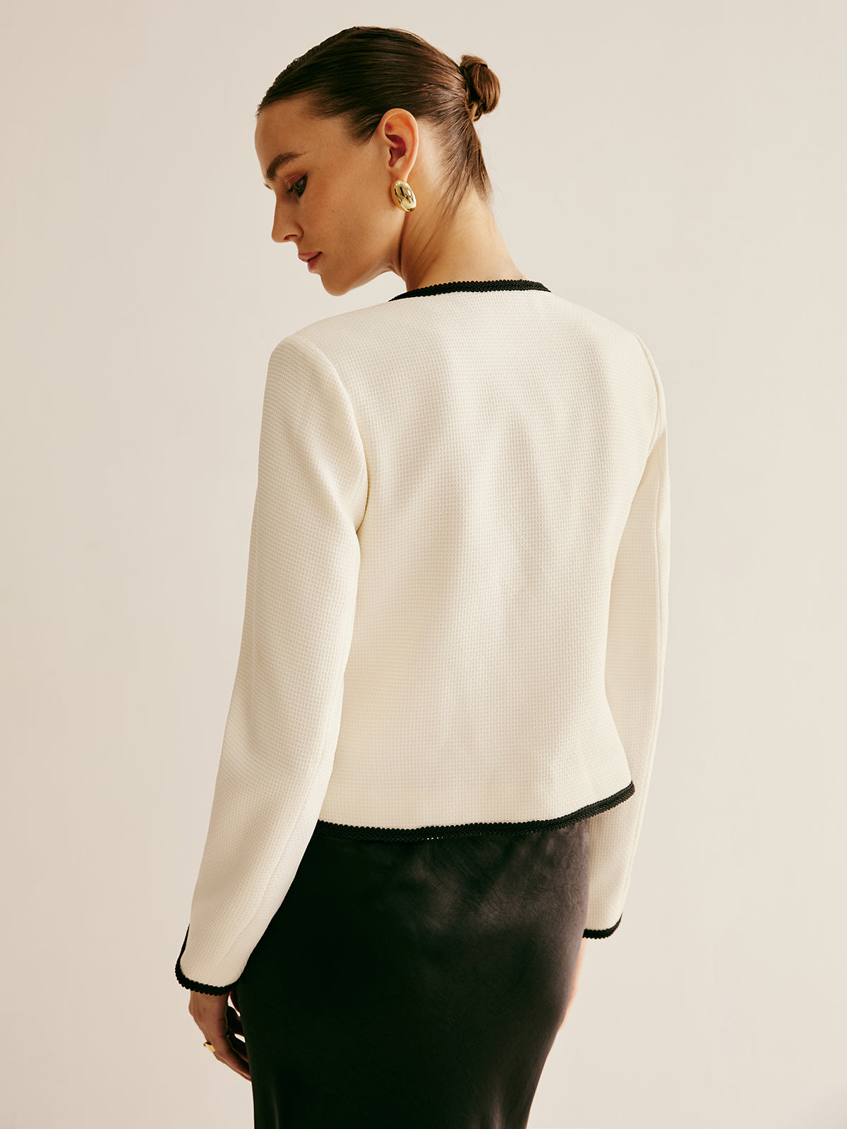 Süslü Ön Bağcıklı Ceket