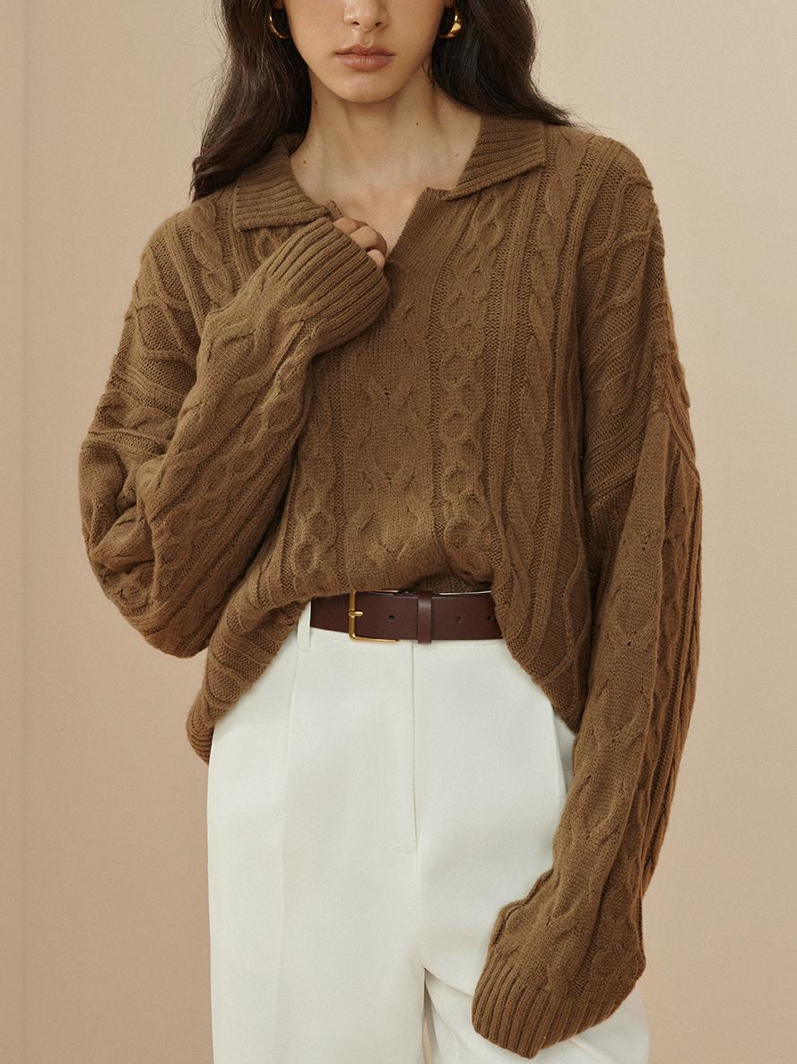 Sweter z dużym kołnierzem i warkoczem