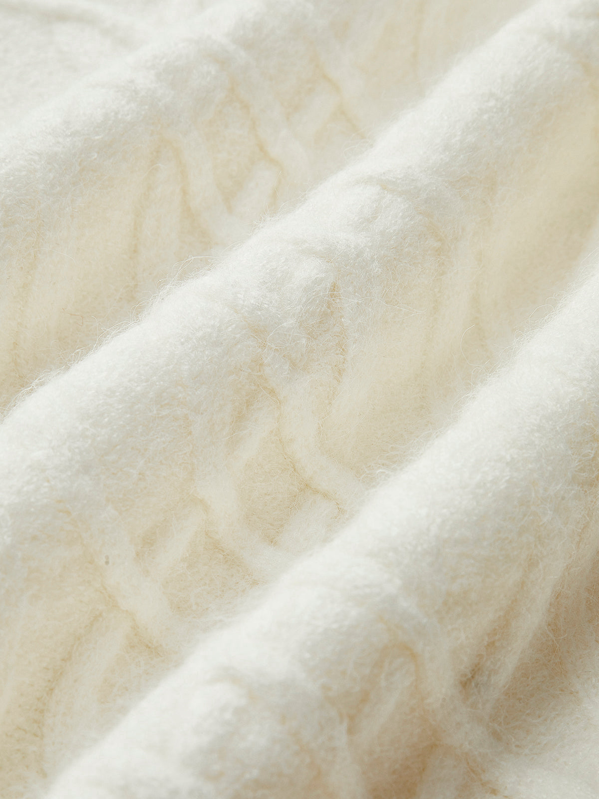 Sweter z okrągłym dekoltem i prostym splotem kablowym