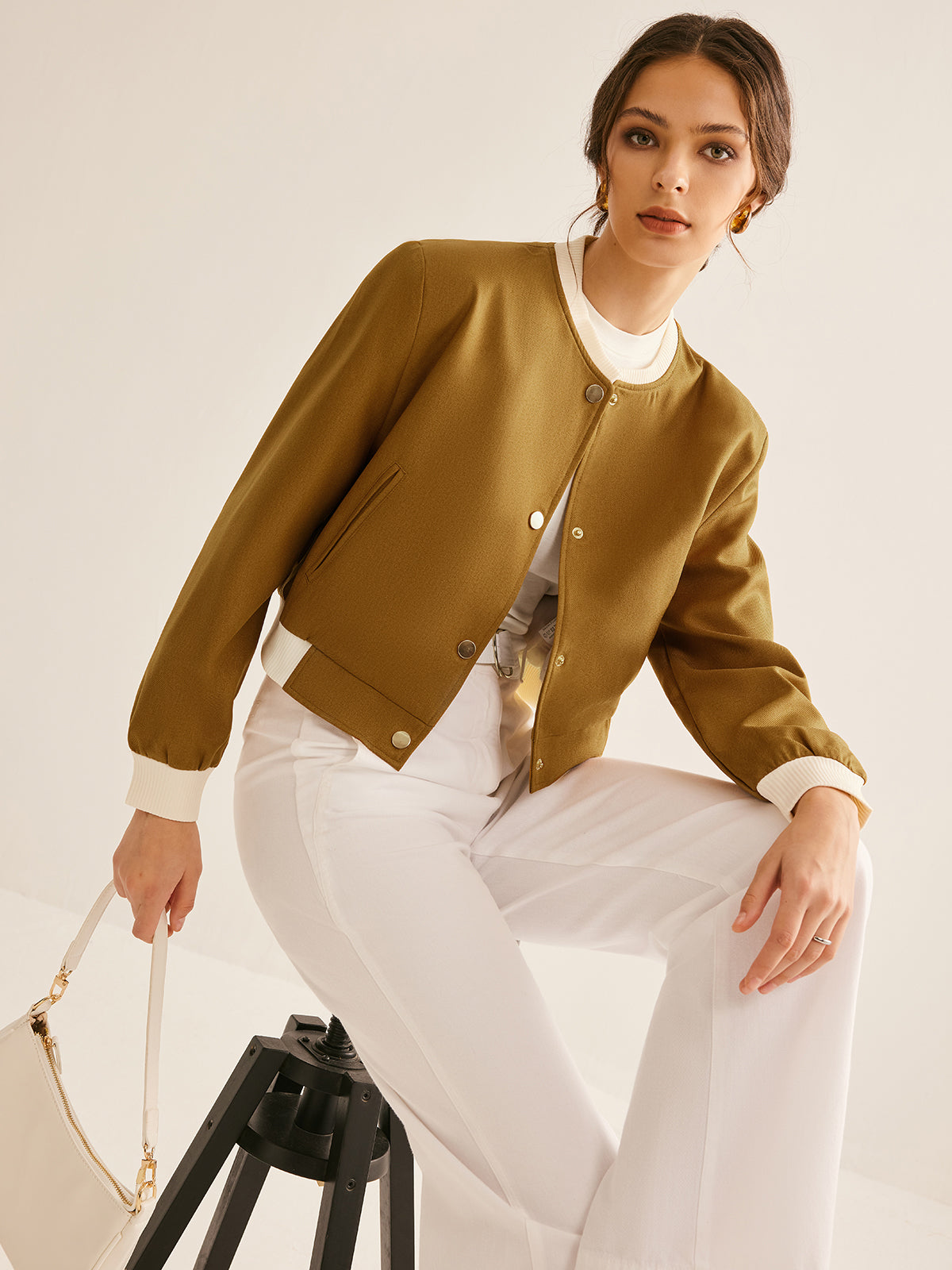 Yuvarlak Yaka Kontrast Kesim Düğmeli Ceket