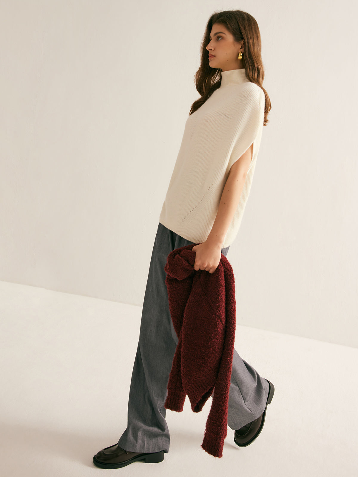 Stylowy sweter z golfem