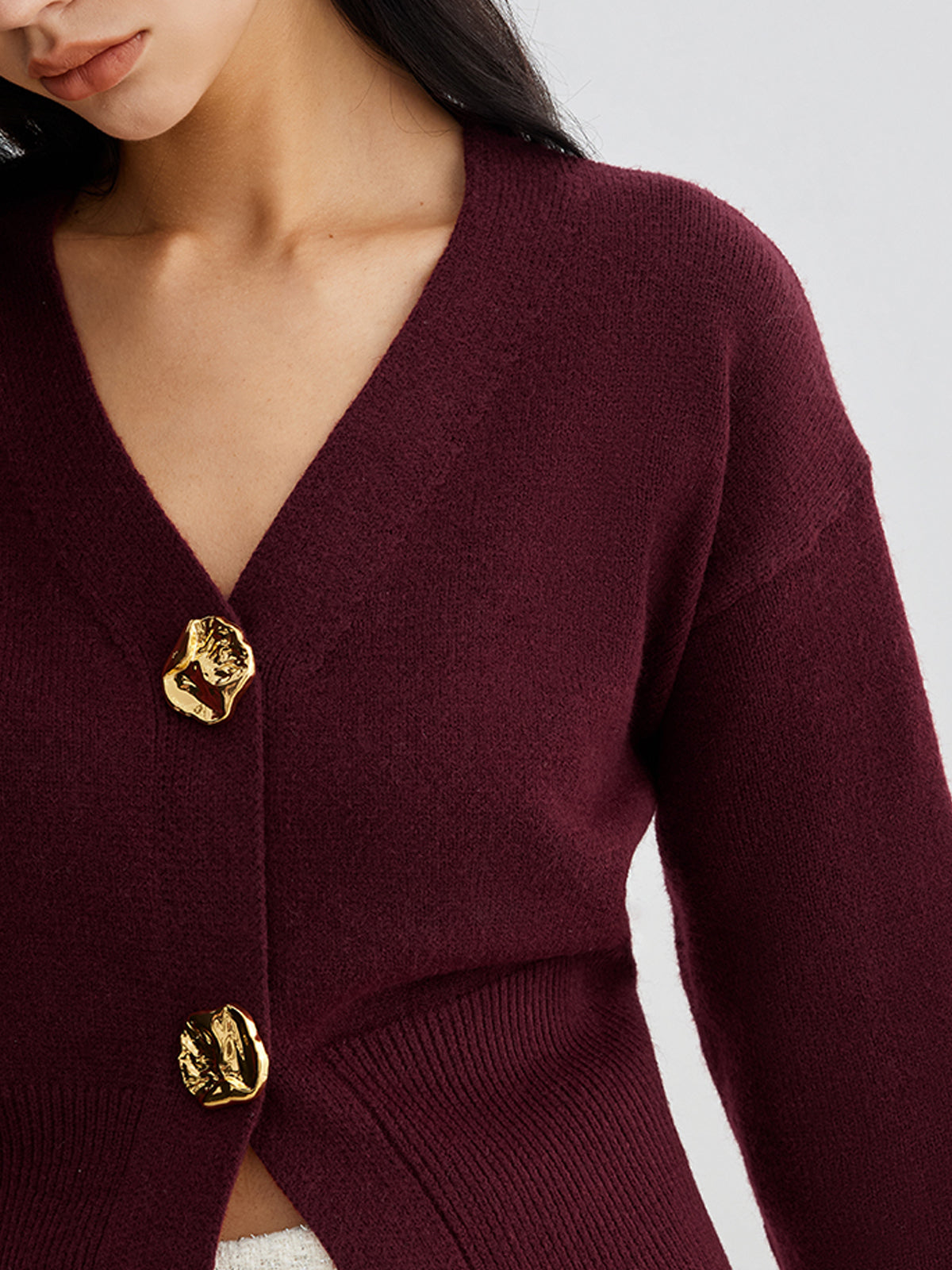 Krótki kardigan Sylvie Chic z metalowymi guzikami