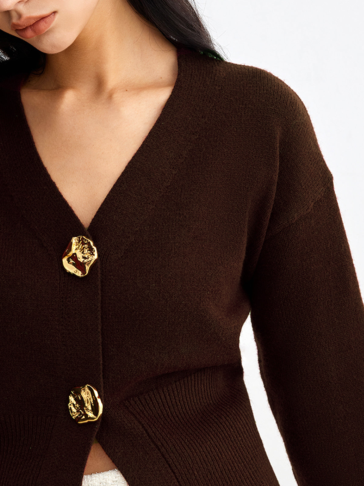 Krótki kardigan Sylvie Chic z metalowymi guzikami