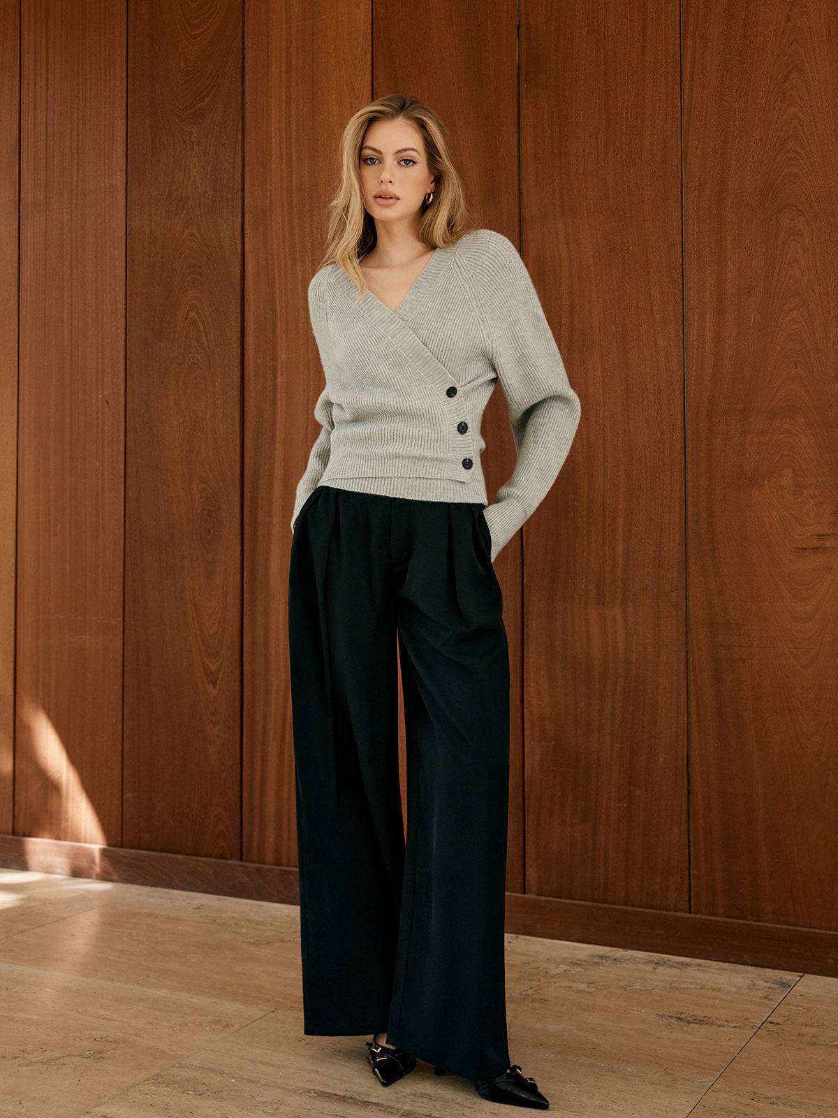 Cienki sweter zapinany na guziki