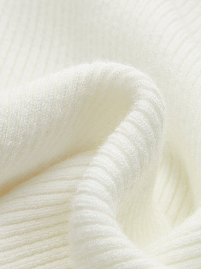 Krótki sweterek żebrowany z wycięciem na ramionach