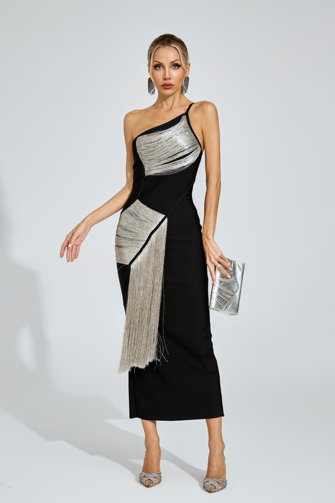 Noir Gümüş Saçaklı Tek Omuzlu Maxi Elbise