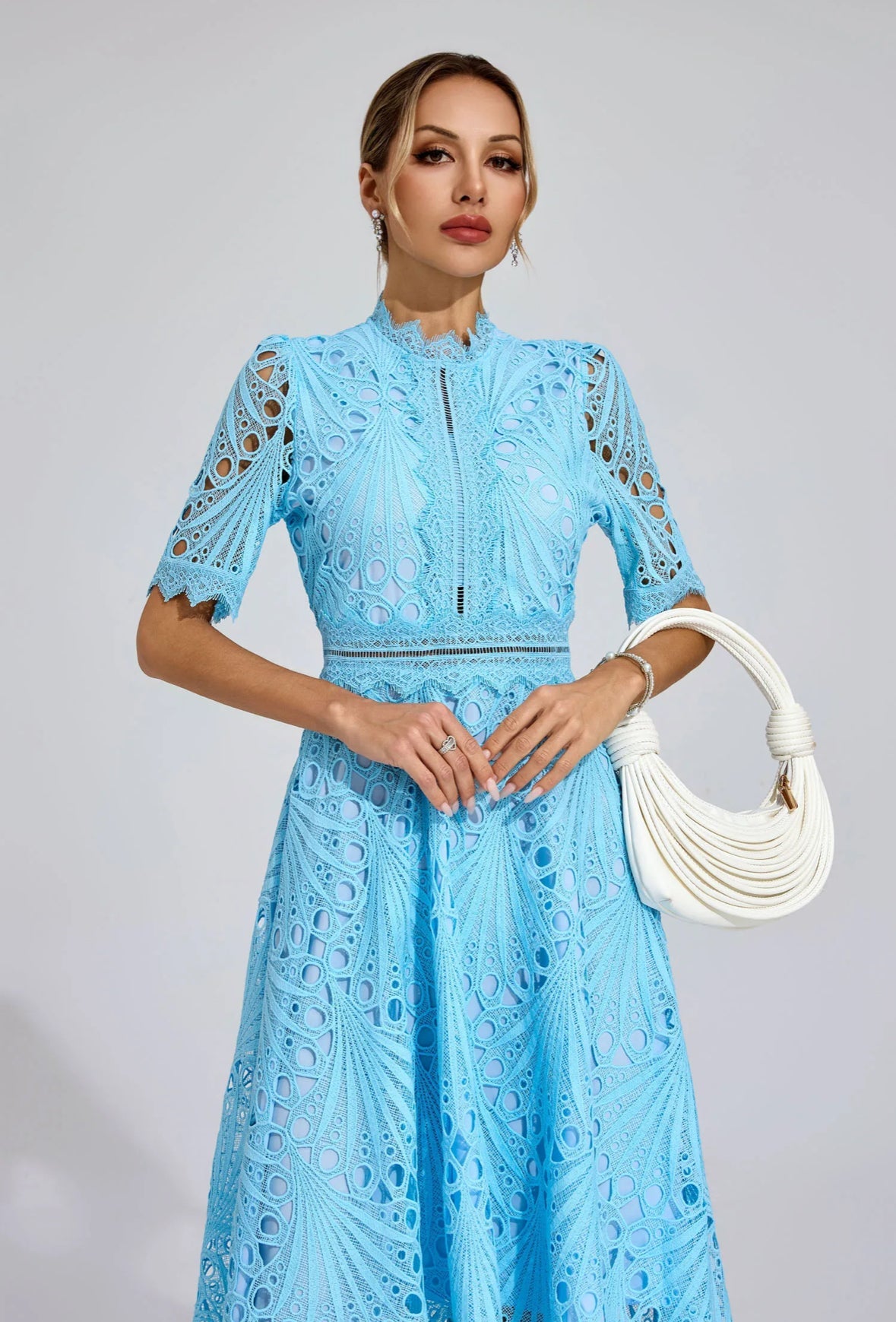 Kesik Dantelli Midi Elbise