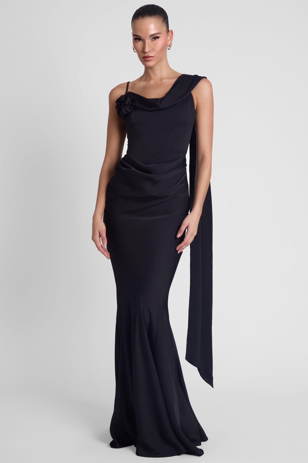 Celine Drapeli Saten Maxi Elbise - Siyah