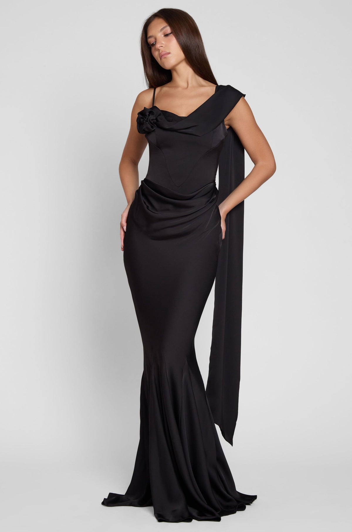 Celine Drapeli Saten Maxi Elbise - Siyah
