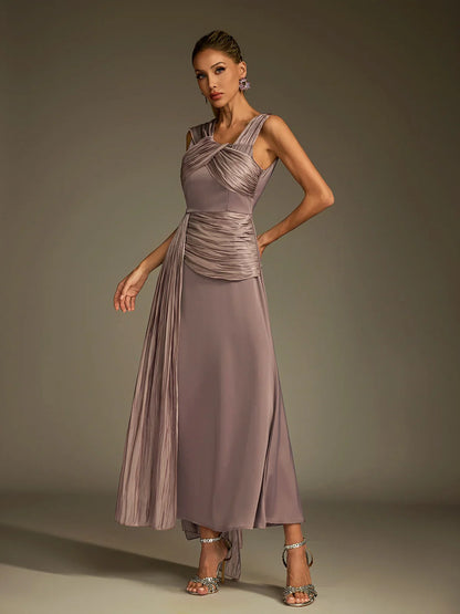 Długa sukienka z motywem bogini Ateny 