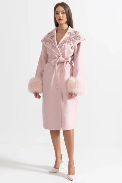 Tilki Kürk Manşetli ve 3D Çiçek Detaylı Kaşmir Palto