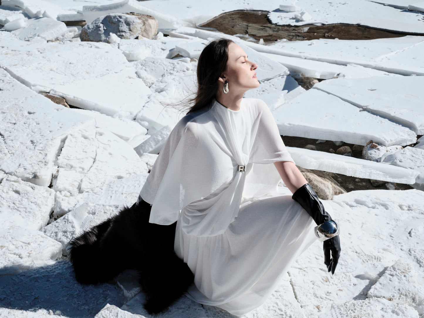 Guinevere Beyaz Pelerin Maxi Elbise