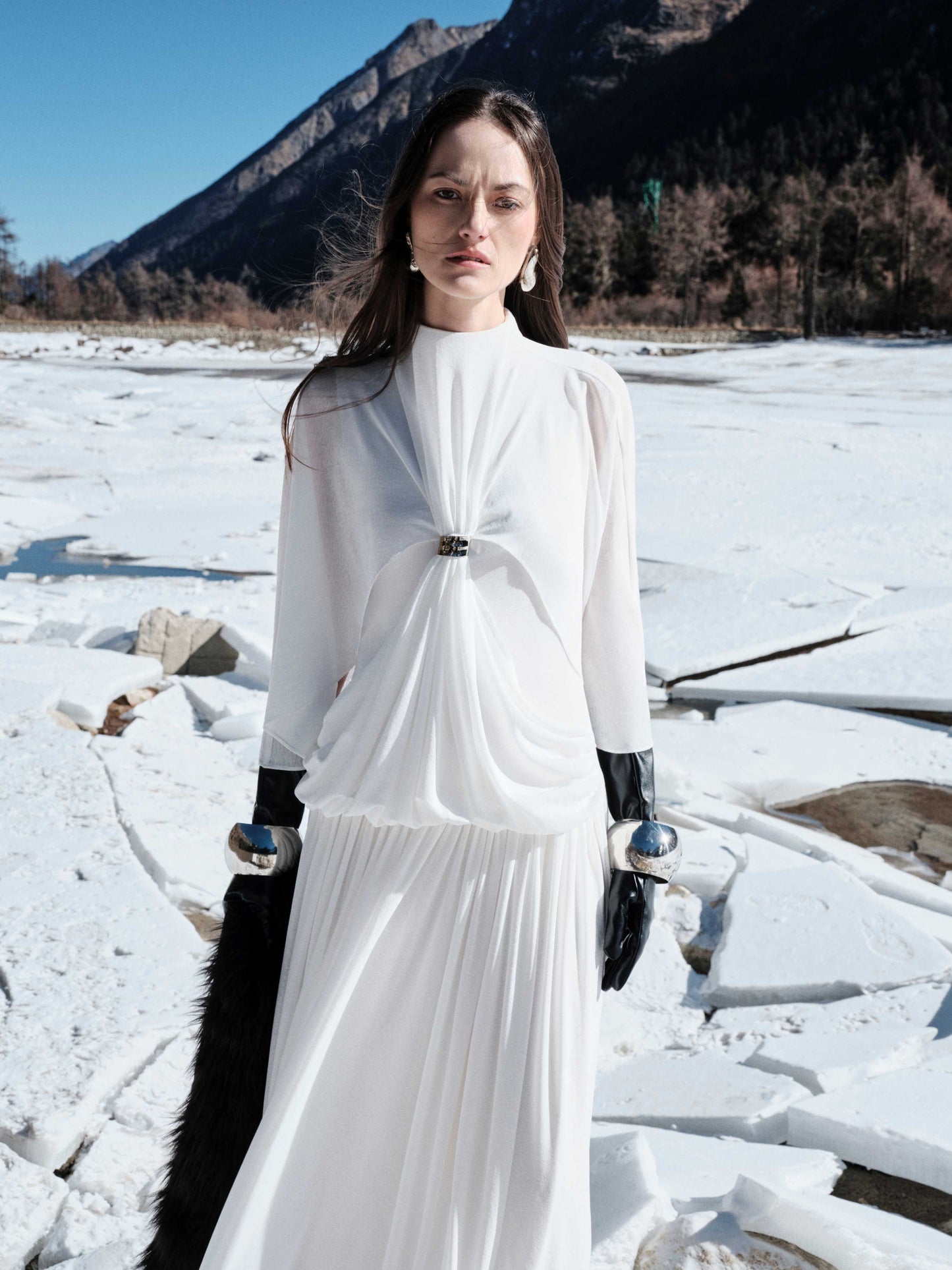 Guinevere Beyaz Pelerin Maxi Elbise