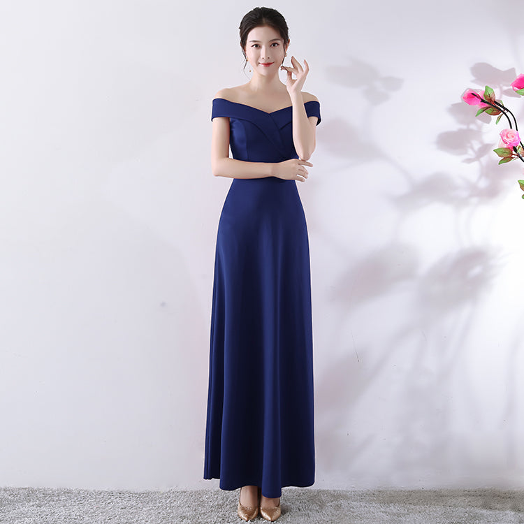 the Selma simplistic gown