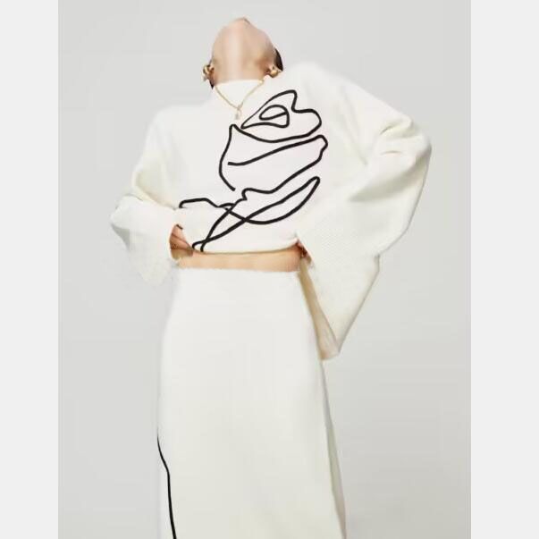 Sweter z dzianiny w kwiaty