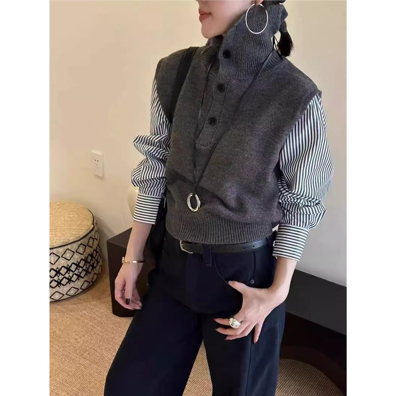 Sweter z kołnierzykiem w blokach kolorów