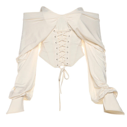 Elegancka bluzka z koronką i odkrytymi ramionami, krótka, wiązana