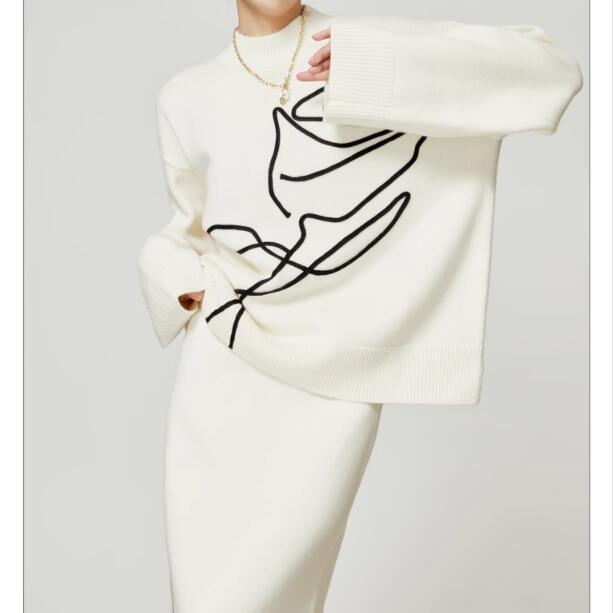 Sweter z dzianiny w kwiaty