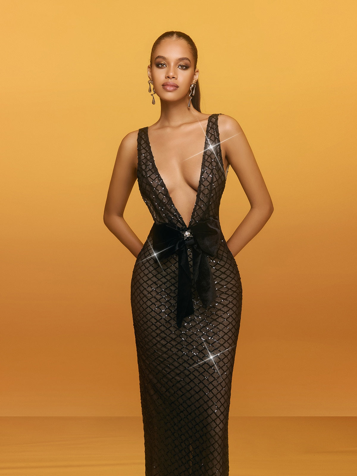 Raziy V Yaka Fiyonklu Payetli Maxi Elbise