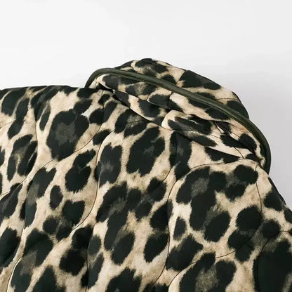 Leopar Desenli Kapitone Ceket