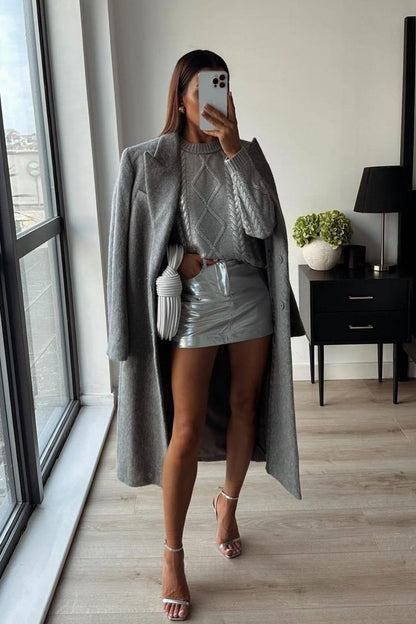 Sweter Genevieve z metaliczną folią i splotem kablowym