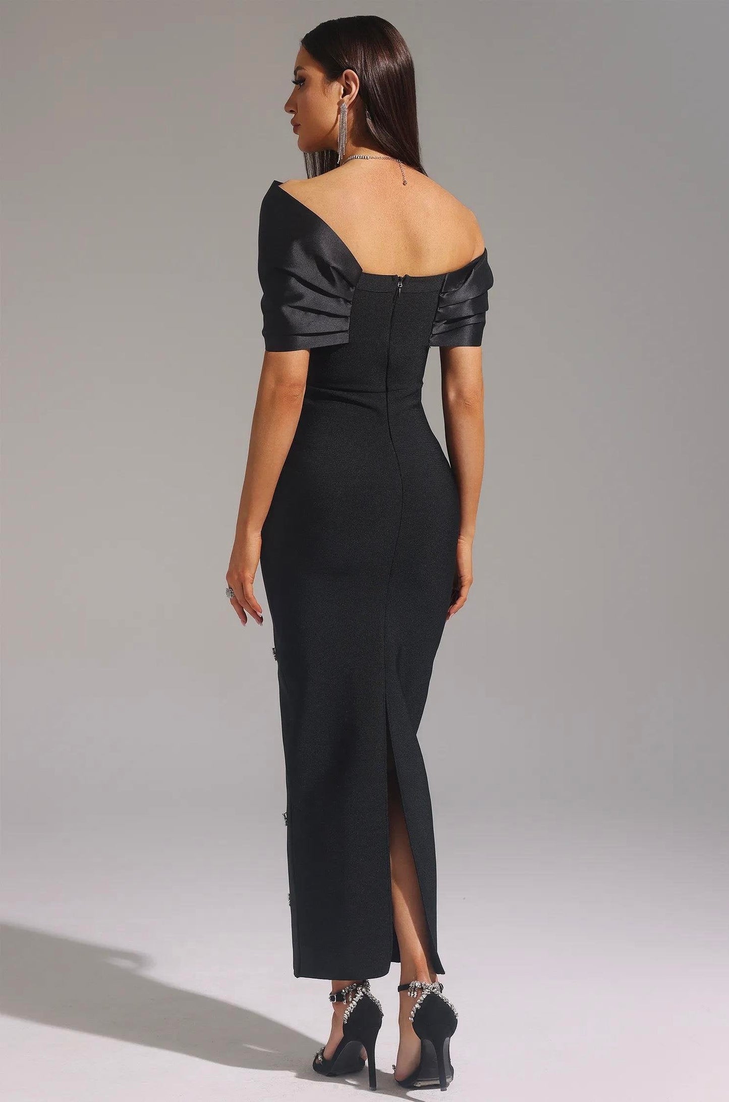 Emly Kristal Taş İşlemeli Maxi Elbise-Siyah