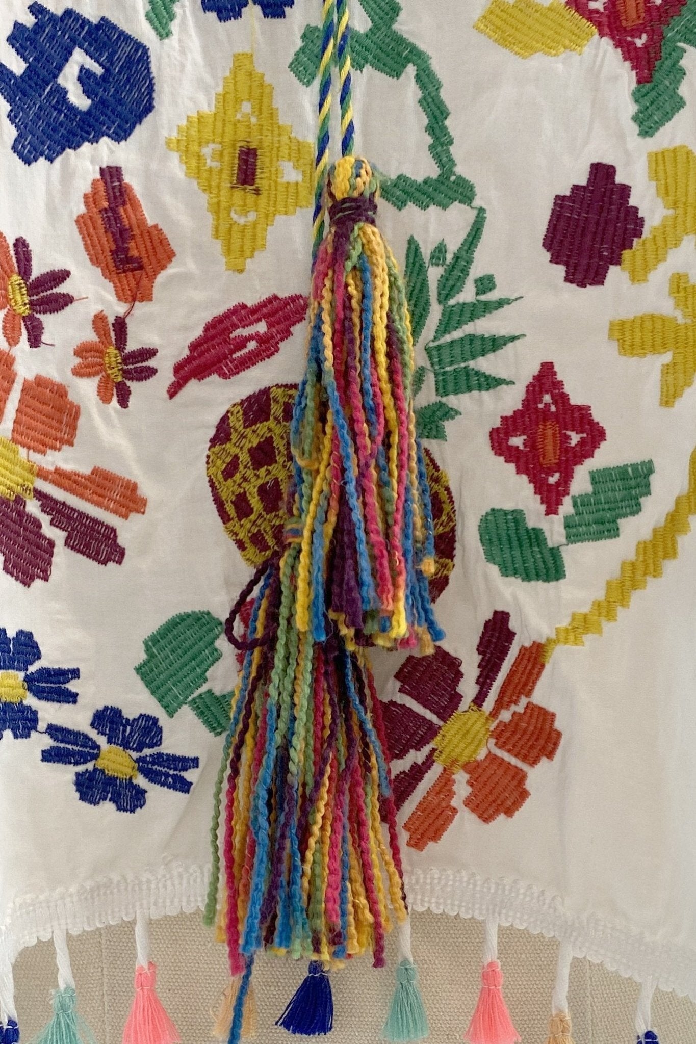 Bluzka z haftowanymi kwiatowymi frędzlami Kyndall