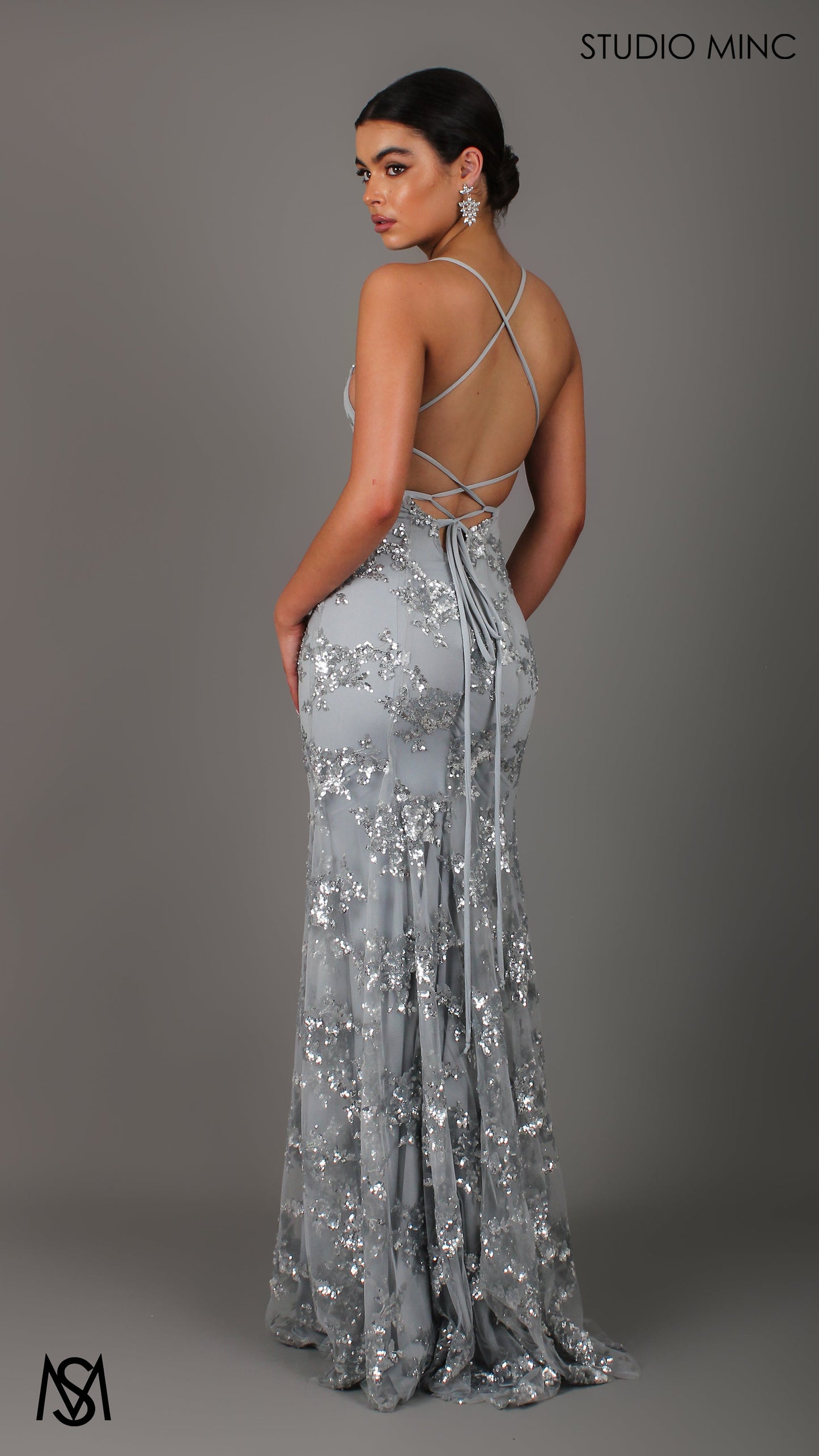 Jadore Pullu Bağcıklı Gümüş Maxi Elbise